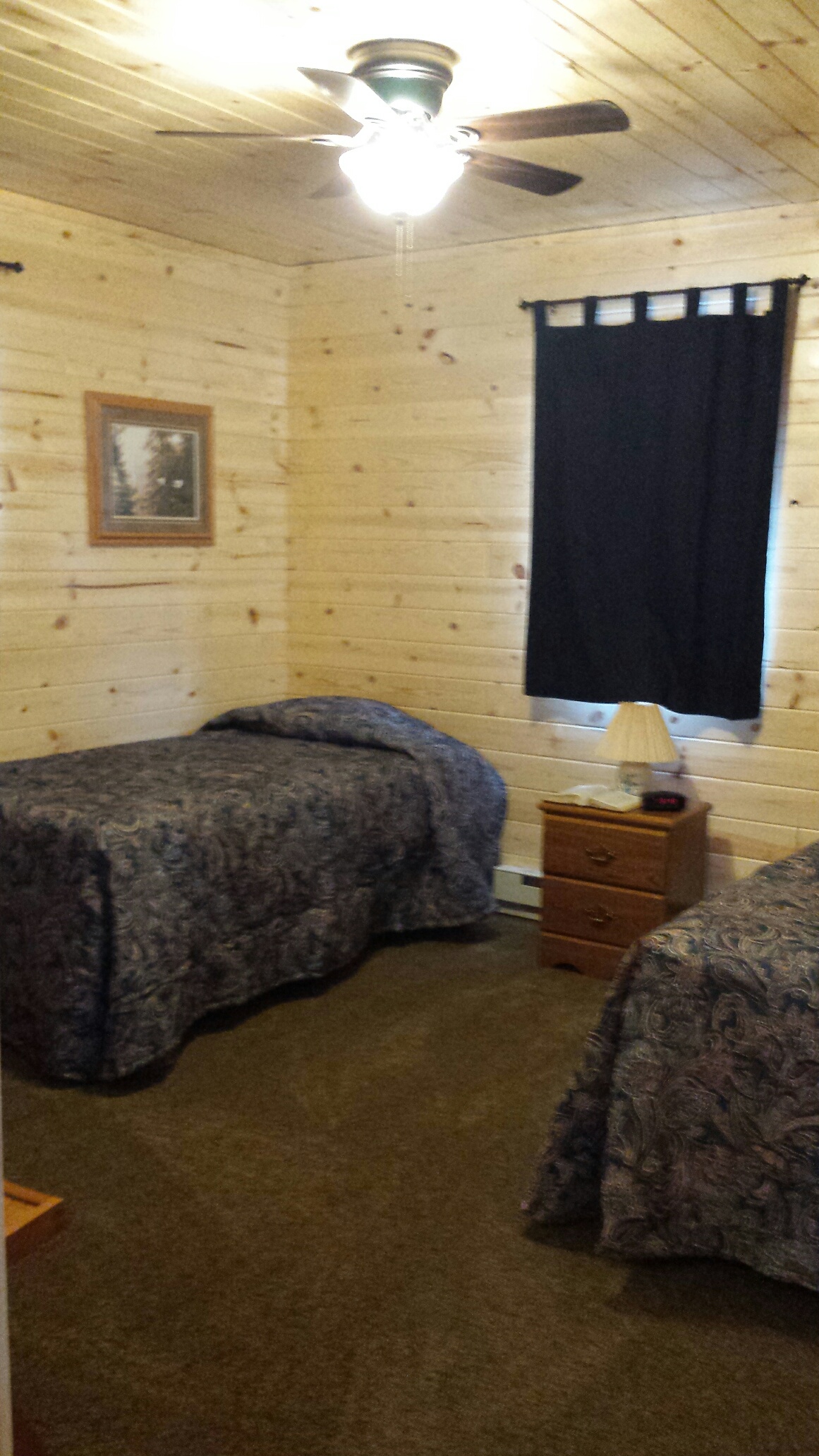 Lute's Cabin bedroom